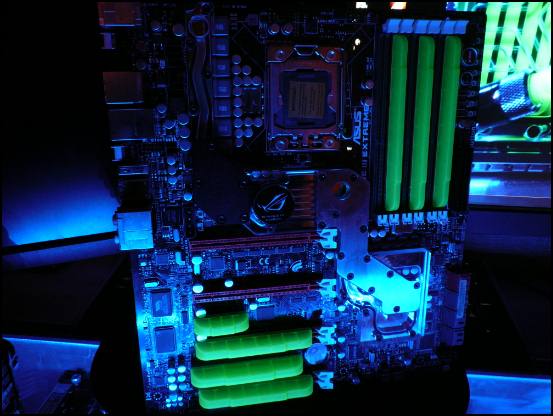 http://www.l3p.nl/files/Hardware/Deskmod/Progress/550px/P1050904%20%5b550x%5d.JPG